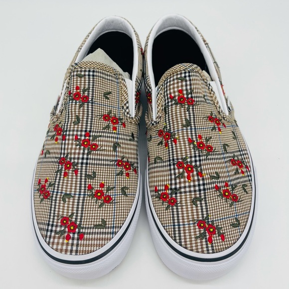 Classic Slip-On Vans - Picture 5 of 16